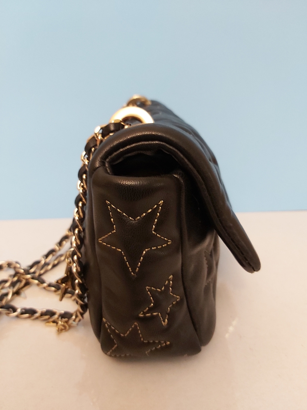 Black Star-Accent Quilted Leather Shoulder Bag with Gold Chain - Picture 7 of 16